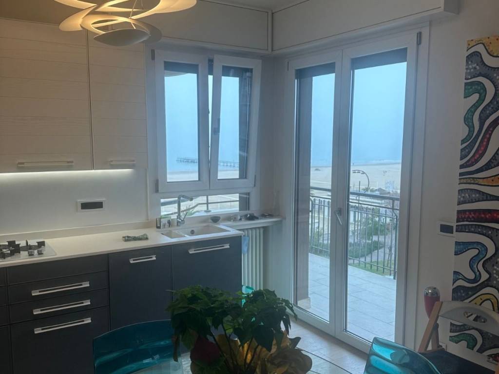 Attico / mansarda a Rimini in Viale Regina Margherita, 88 - Foto 2