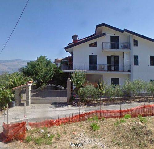 Casa indipendente a Roccadaspide in Via Delle Querce 8 - Foto 2