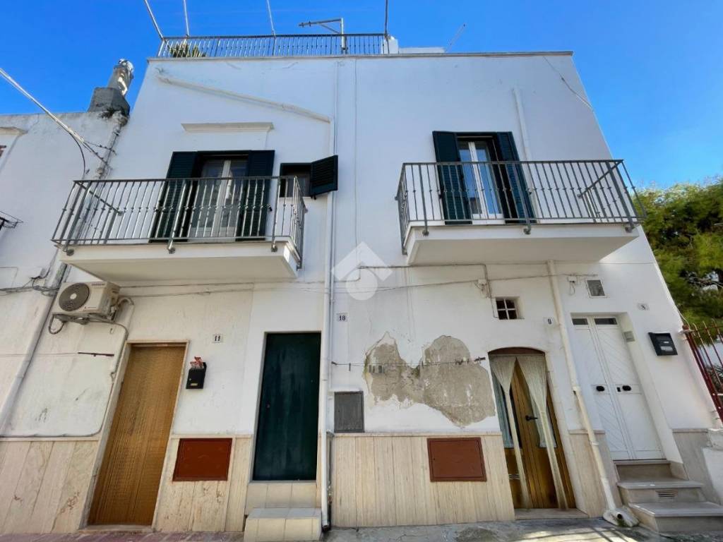 Casa indipendente a Ceglie messapica in Largo Burla, 8 - Foto 2