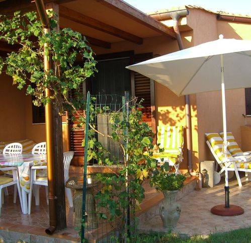 Casa indipendente a Campofelice di roccella in Viale San Francesco 22 - Foto 2