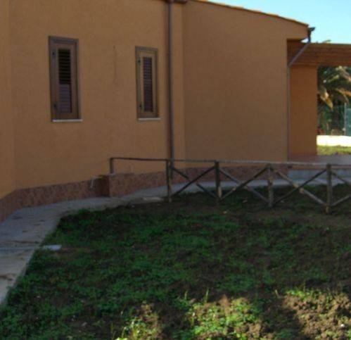 Casa indipendente a Campofelice di roccella in Viale San Francesco 22 - Foto 5