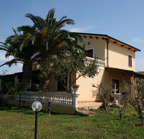 Villa a Campofelice di roccella in Via Dei Limoni 25 - Foto 2