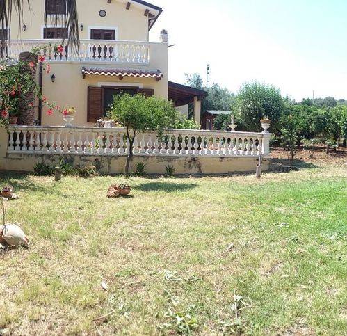 Villa a Campofelice di roccella in Via Dei Limoni 25 - Foto 4
