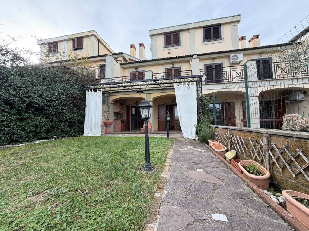 Villa a Guidonia montecelio in Via di Marco Simone - Foto 5