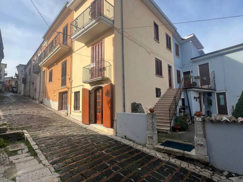 Villa a Montemiletto in Via Regina Margherita, 15 - Foto 2