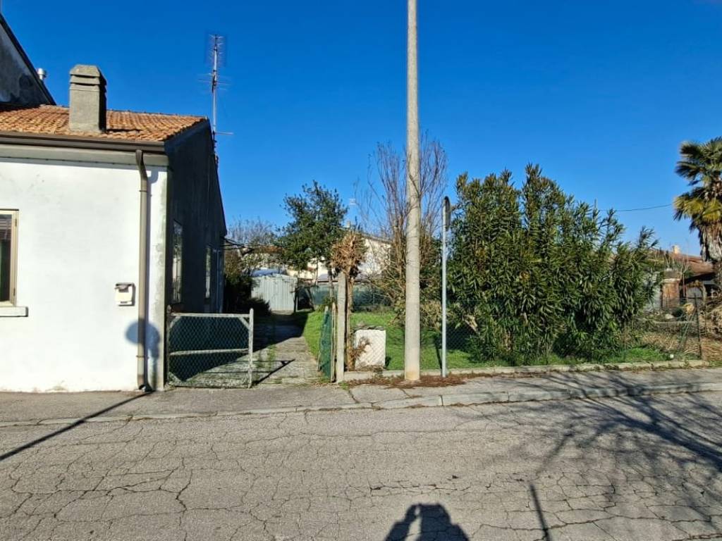 Casa indipendente a Rovigo in Via Eleuterio Felice Foresti - Foto 4