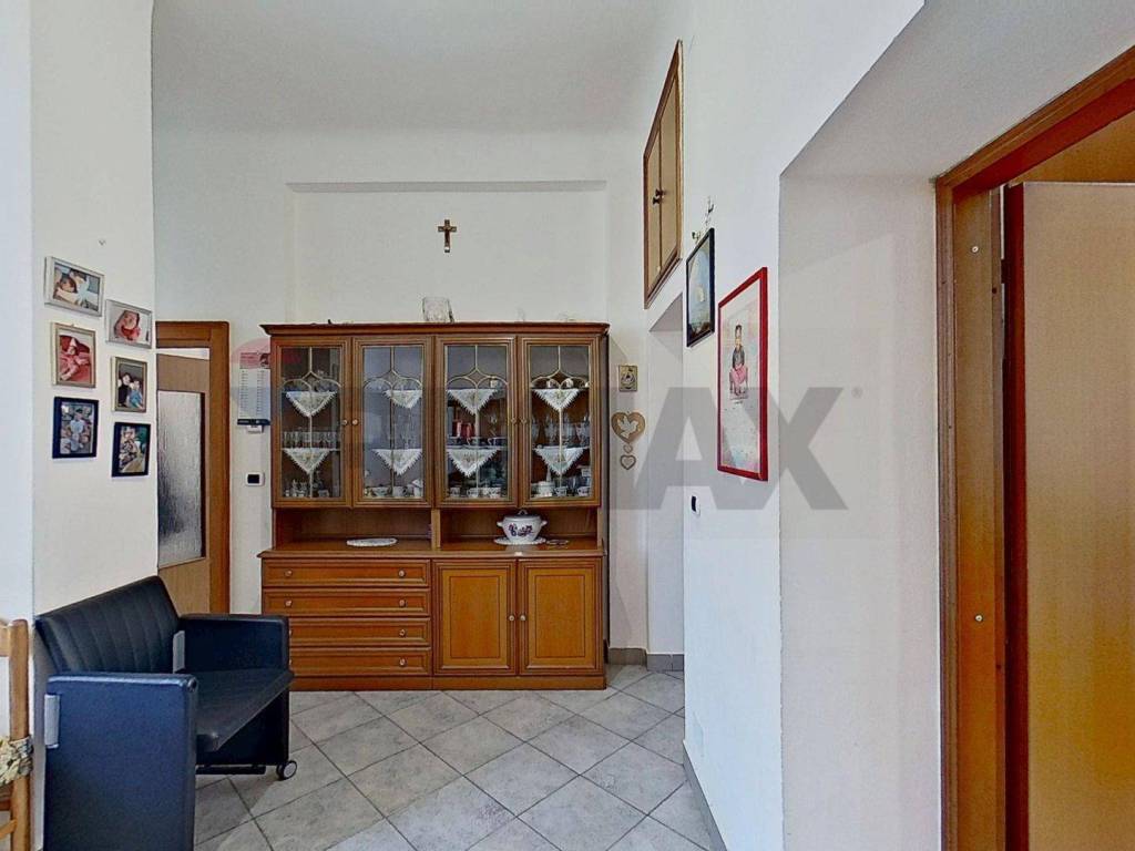 Appartamento a Varese in VIA FILIPPO TURATI, 26 - Foto 2