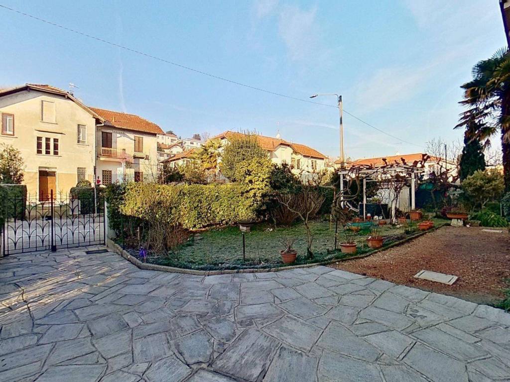 Appartamento a Varese in VIA FILIPPO TURATI, 26 - Foto 4
