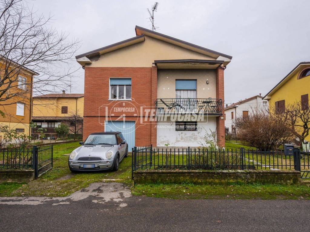 Villa a Scandiano in Via Ciro Menotti 20 - Foto 4