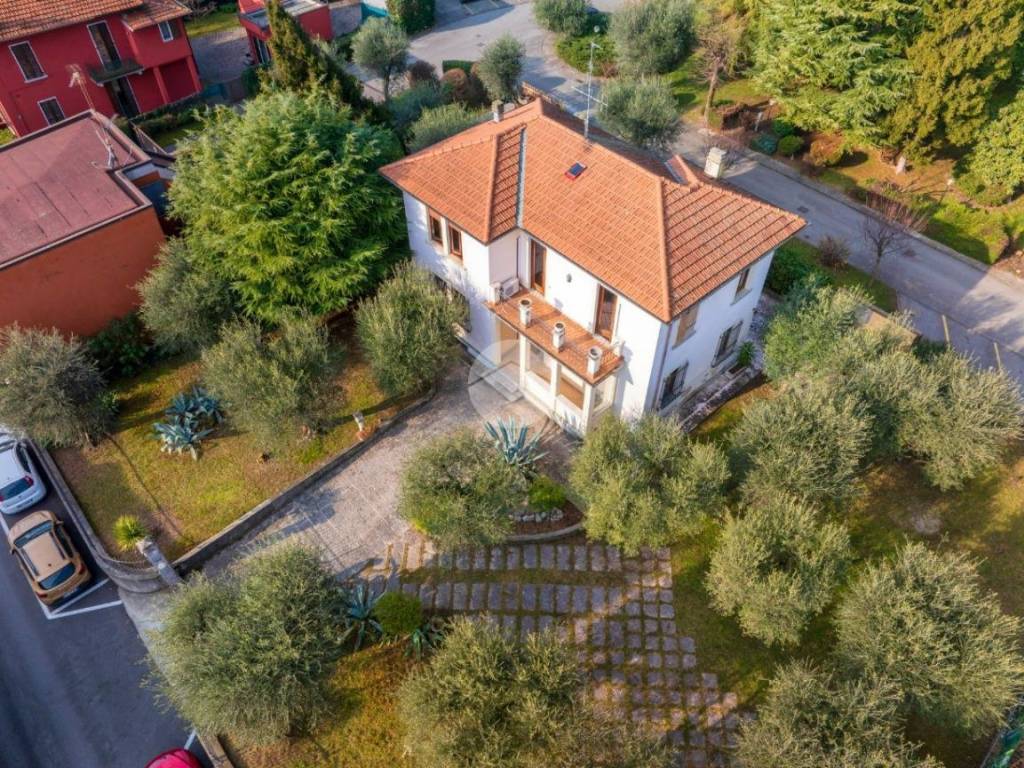 Villa a Salò in Via IV Novembre, 24 - Foto 3