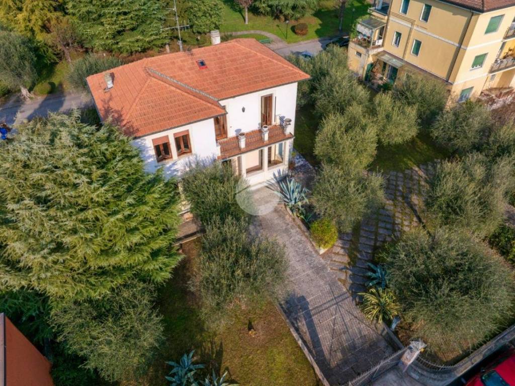 Villa a Salò in Via IV Novembre, 24 - Foto 4