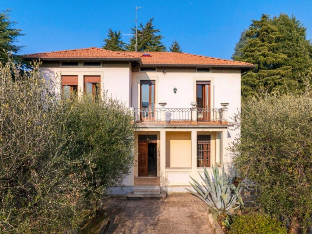 Villa a Salò in Via IV Novembre, 24 - Foto 5