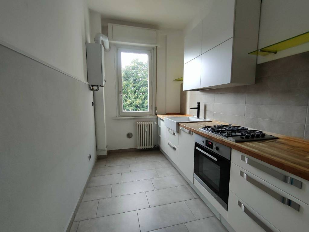 Appartamento a Como in Via Francesco Petrarca, 25 - Foto 2