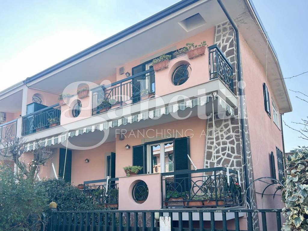Villa a Giugliano in campania in Via Madonna del Pantano, 40 - Foto 2