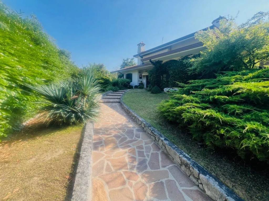 Villa a Doberdò del lago in Via 1º Maggio, 3 - Foto 3