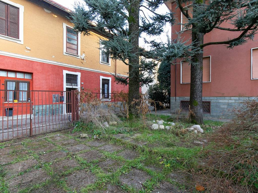 Villa a Saronno in Via Bainsizza, 7 - Foto 2