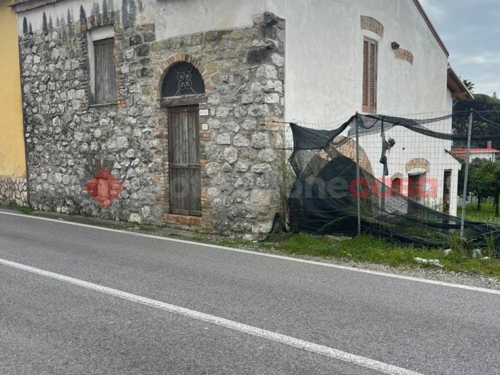 Villa a Minturno in Via Antonio Sebastiani, 143 - Foto 3