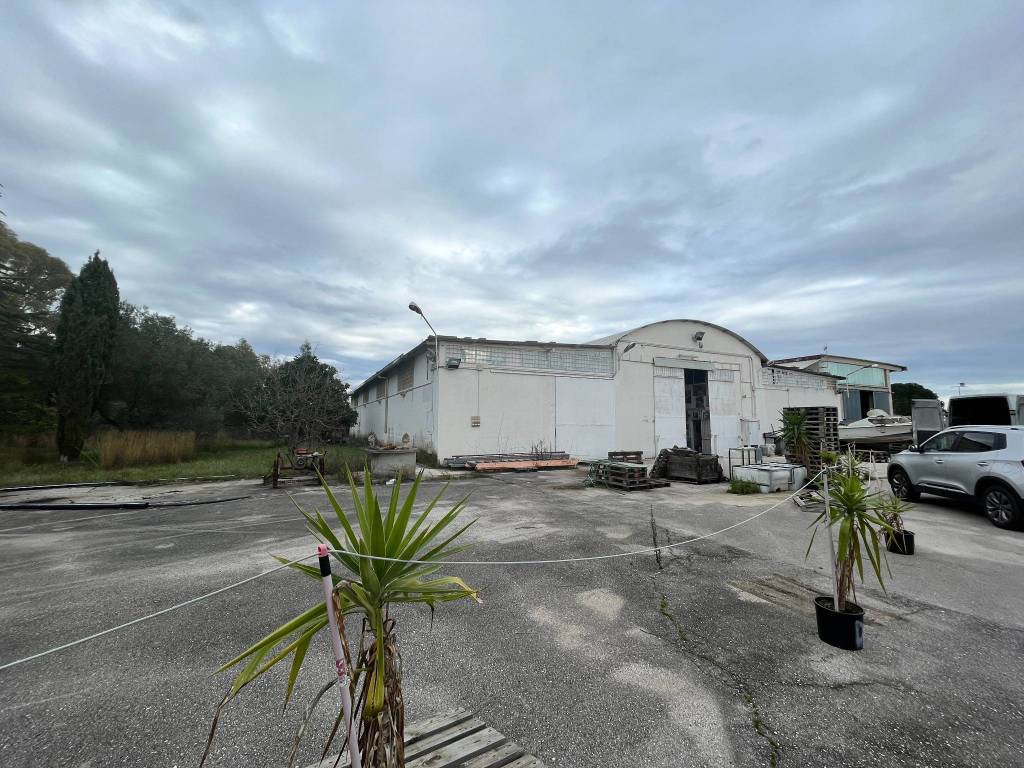 Immobile a Latina in Strada Petrimerco - Foto 2