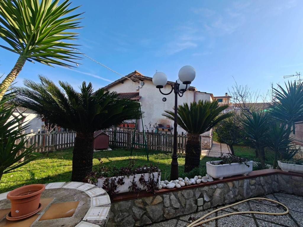 Villa a Nettuno in Via Sperlonga - Foto 2