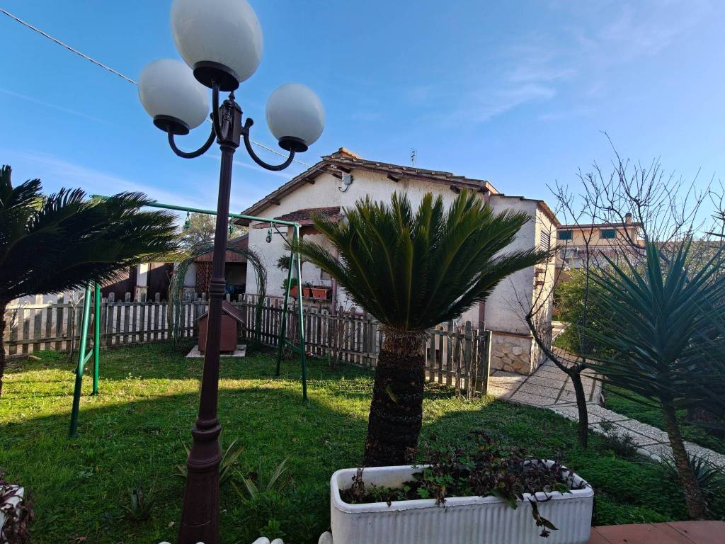 Villa a Nettuno in Via Sperlonga - Foto 3