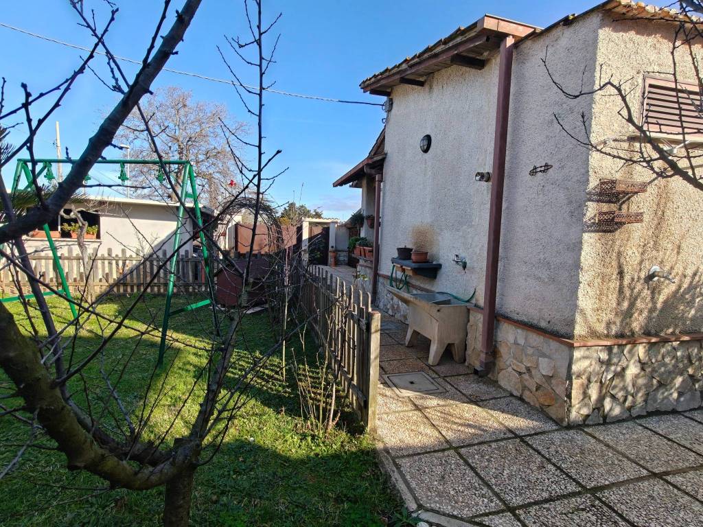 Villa a Nettuno in Via Sperlonga - Foto 5