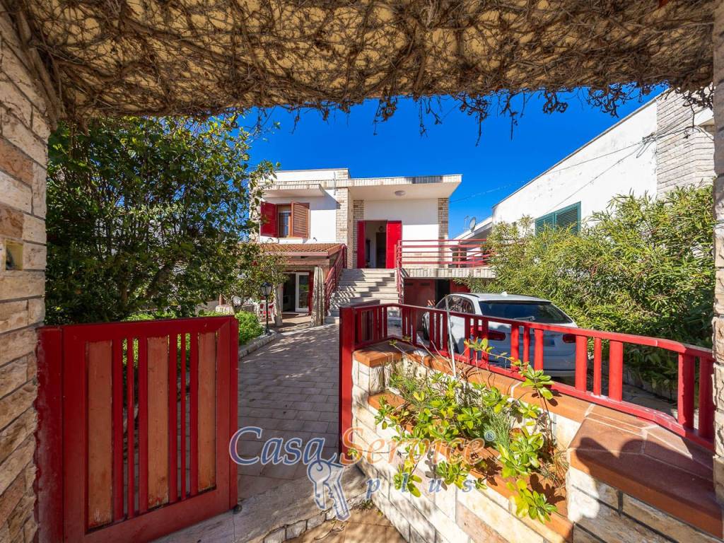 Villa a Racale in Via Sardegna - Foto 3