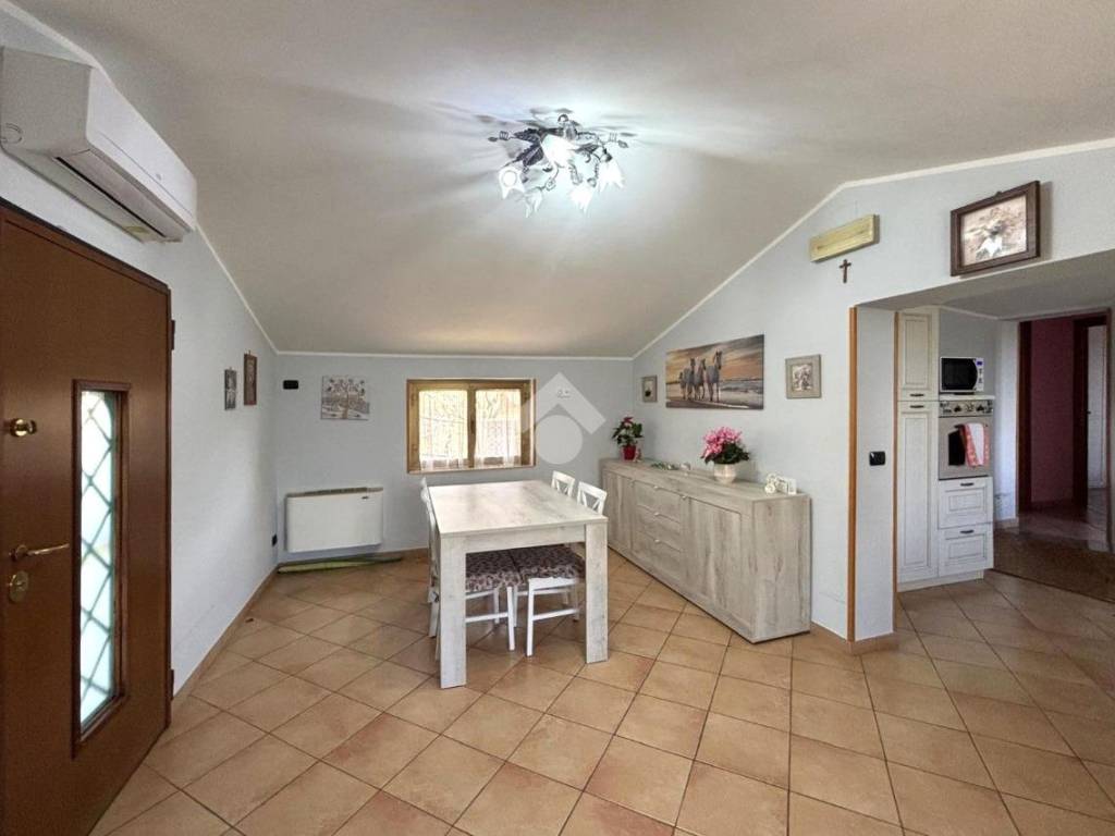 Villa a Cori in Via Cori Cisterna, 71 - Foto 5