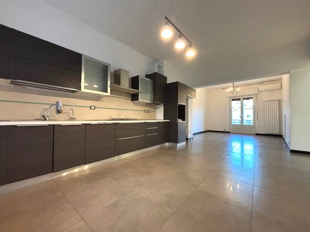 Appartamento a Savona in Piazza Aurelio Saffi - Foto 4