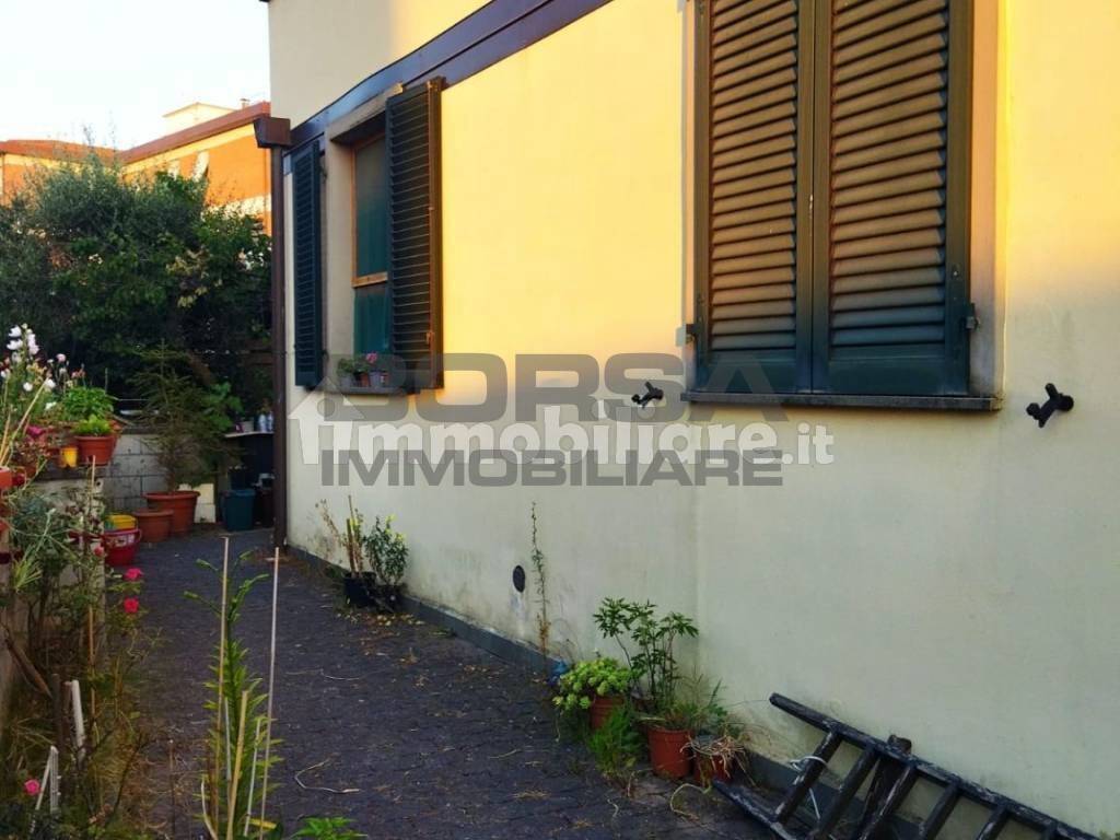 Appartamento a Collesalvetti in Via Medaglie d'Oro della Resistenza - Foto 2