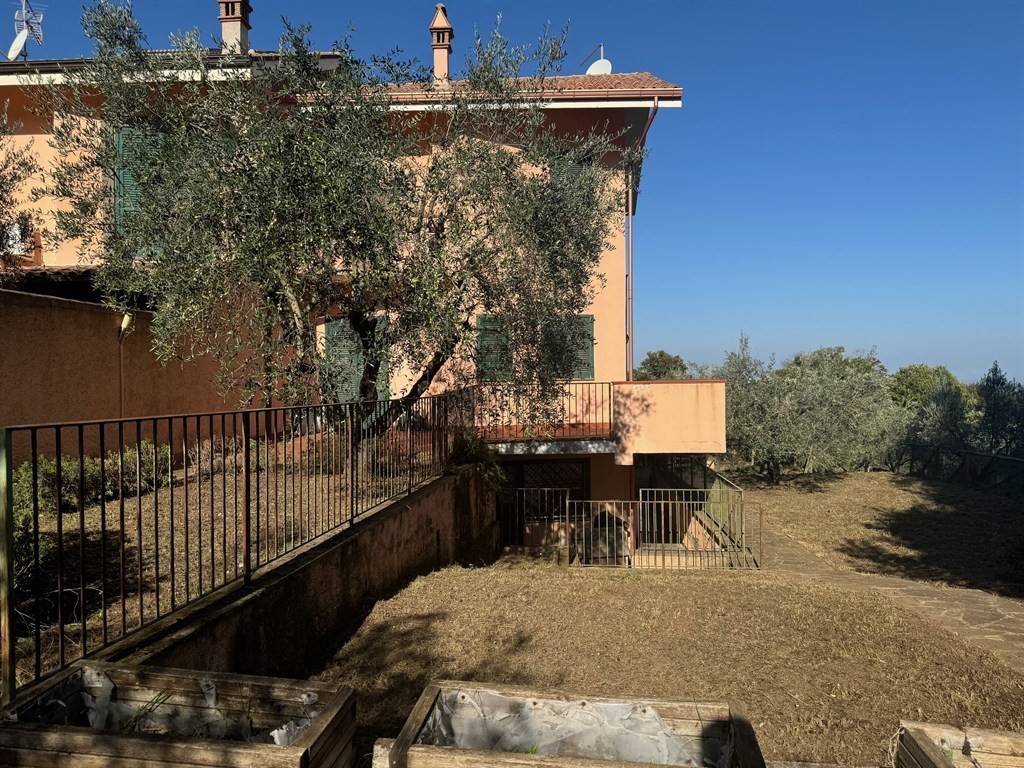Appartamento a Monte porzio catone in Via Selve di Mondragone, 15 - Foto 2