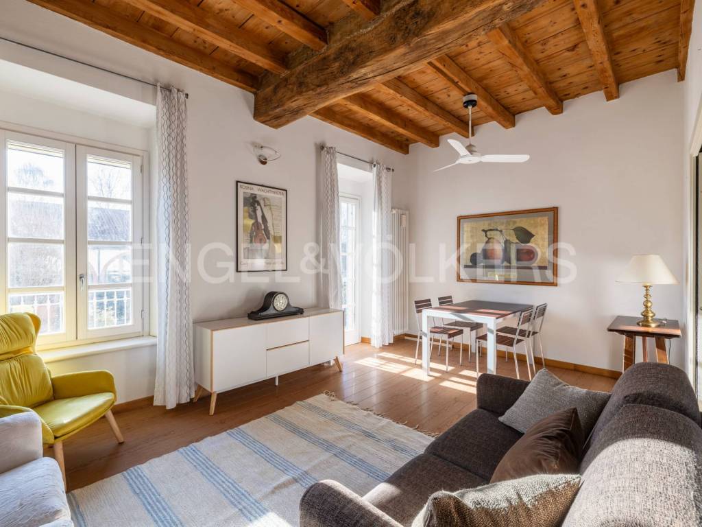 Appartamento a Ispra in Via Luigi Cadorna, 1160 - Foto 2
