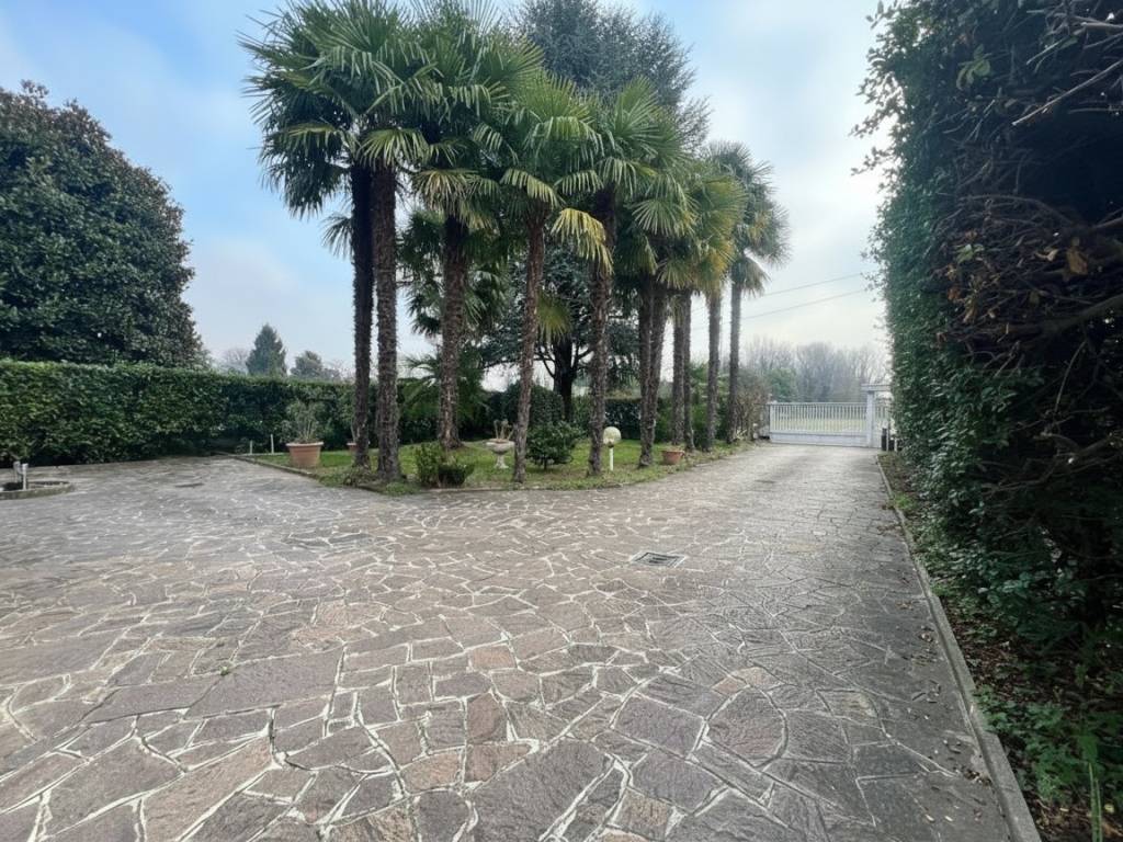 Villa a Cairate in Via Leonardo da Vinci, 4 - Foto 2