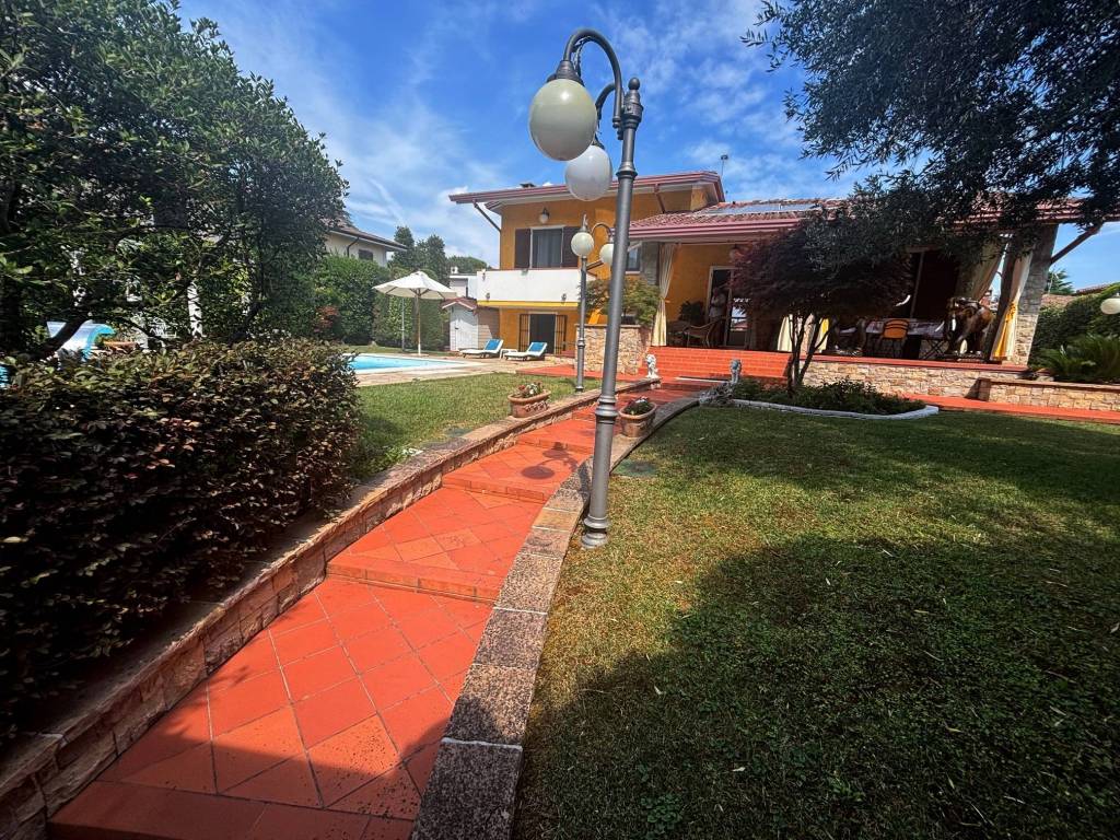 Villa a Montichiari in Via Trento - Foto 2