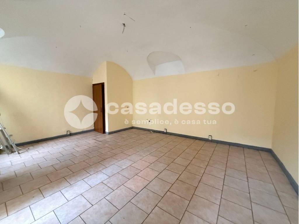 Appartamento a Borgosesia in PIAZZA CAVOUR, 1 - Foto 4