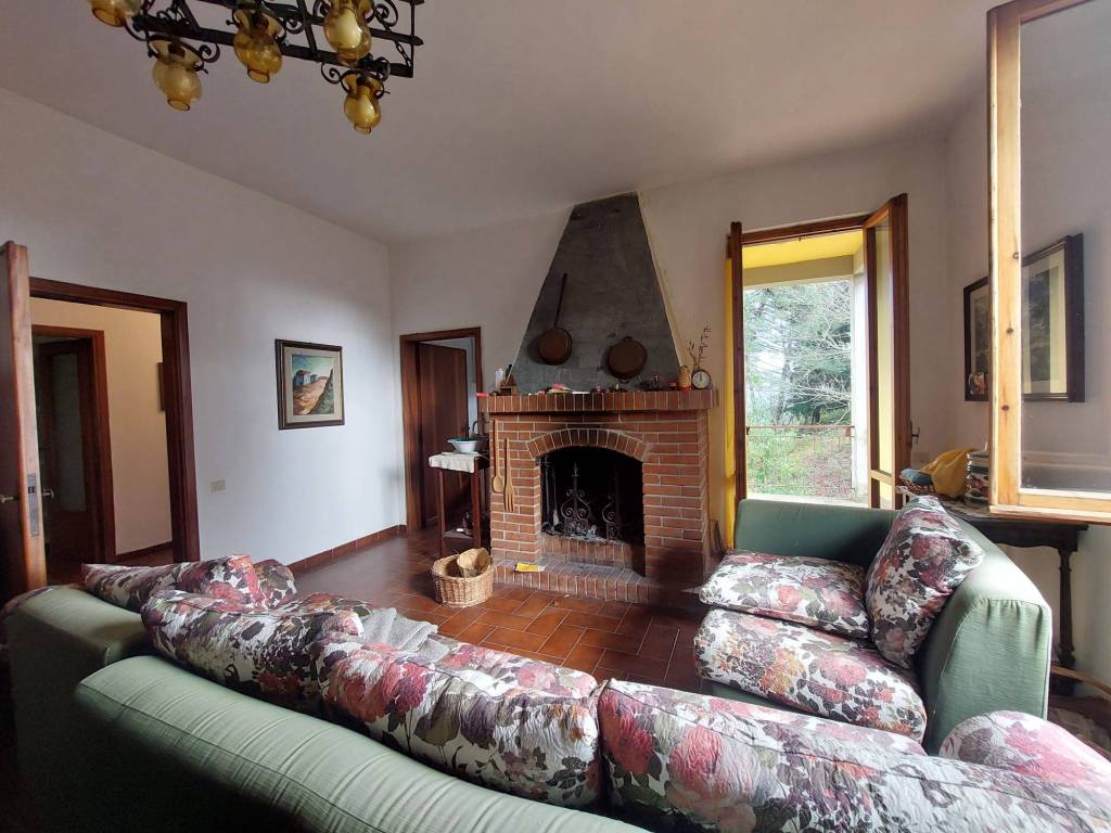 Villa a Vaiano in Via Nuova per Schignano - Foto 4