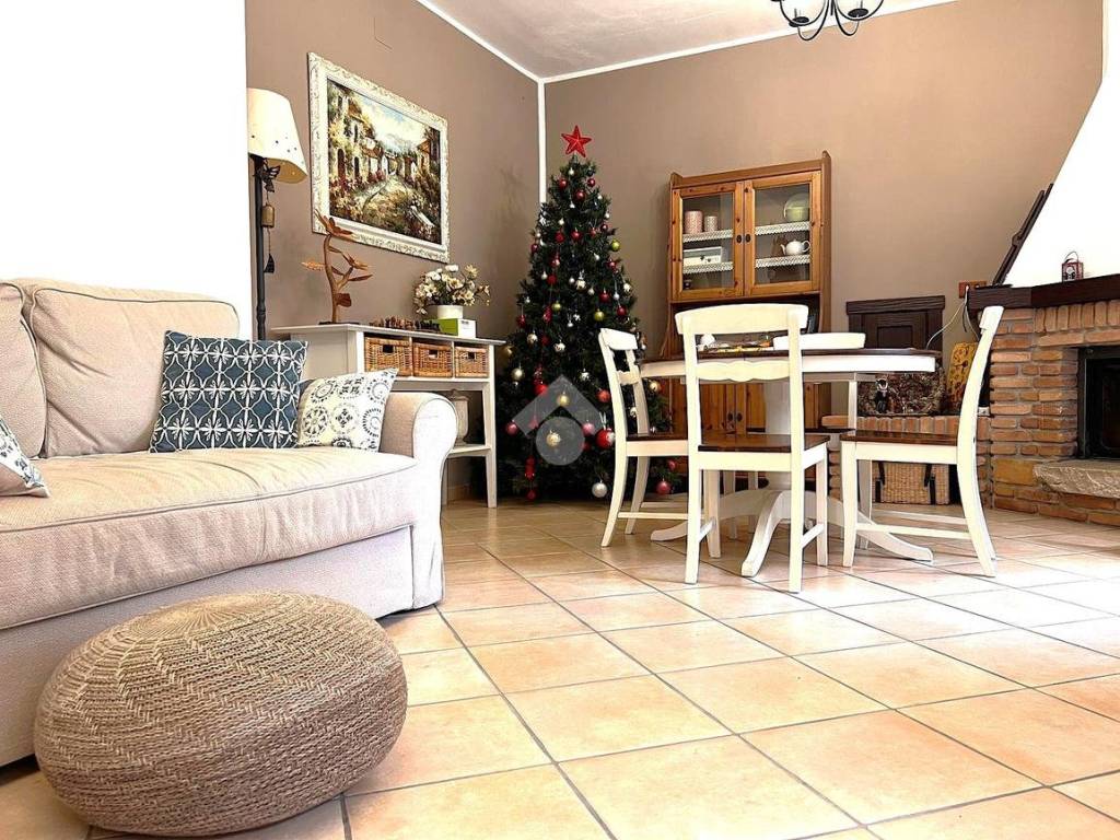 Villetta a schiera a Santo stefano del sole in Via Macchie - Foto 5