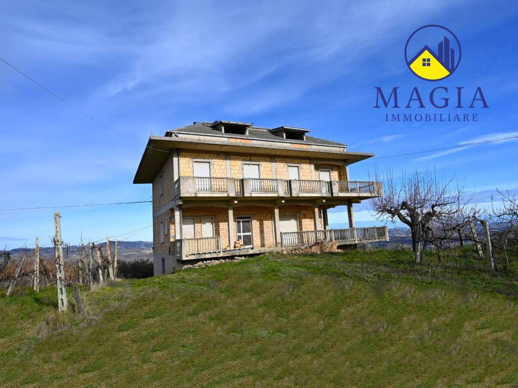 Casa indipendente a Folignano in CONTRADA ROCCA DI MORRO - Foto 3