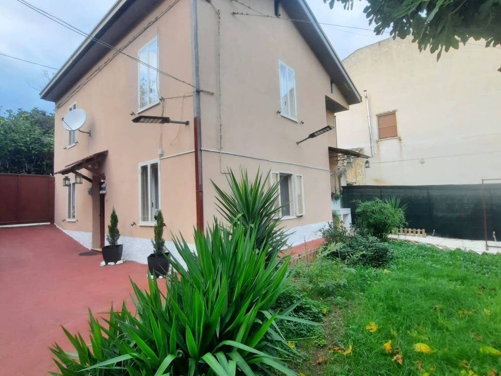 Casa indipendente a Giuliano teatino in Via Nevi - Foto 2