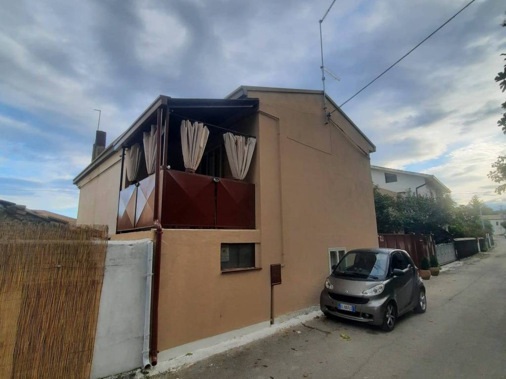 Casa indipendente a Giuliano teatino in Via Nevi - Foto 4