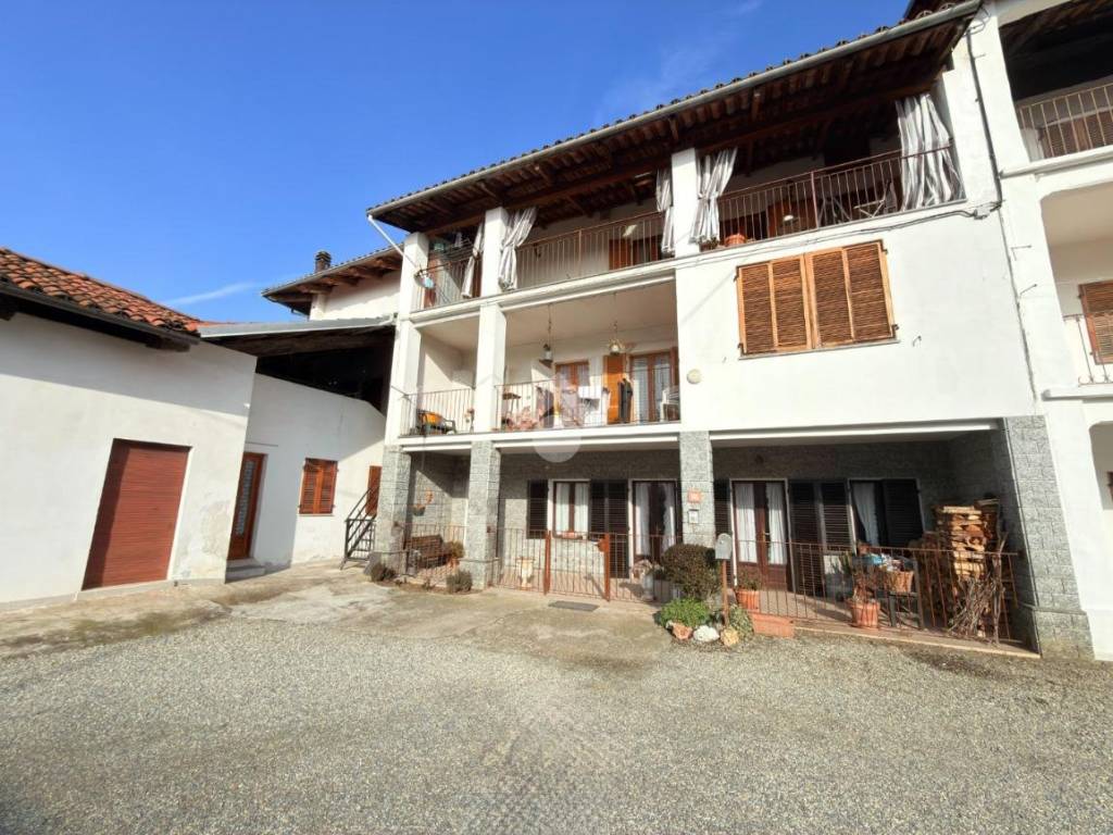 Casa indipendente a Castellamonte in Str. dei Sospiri, 39 - Foto 3