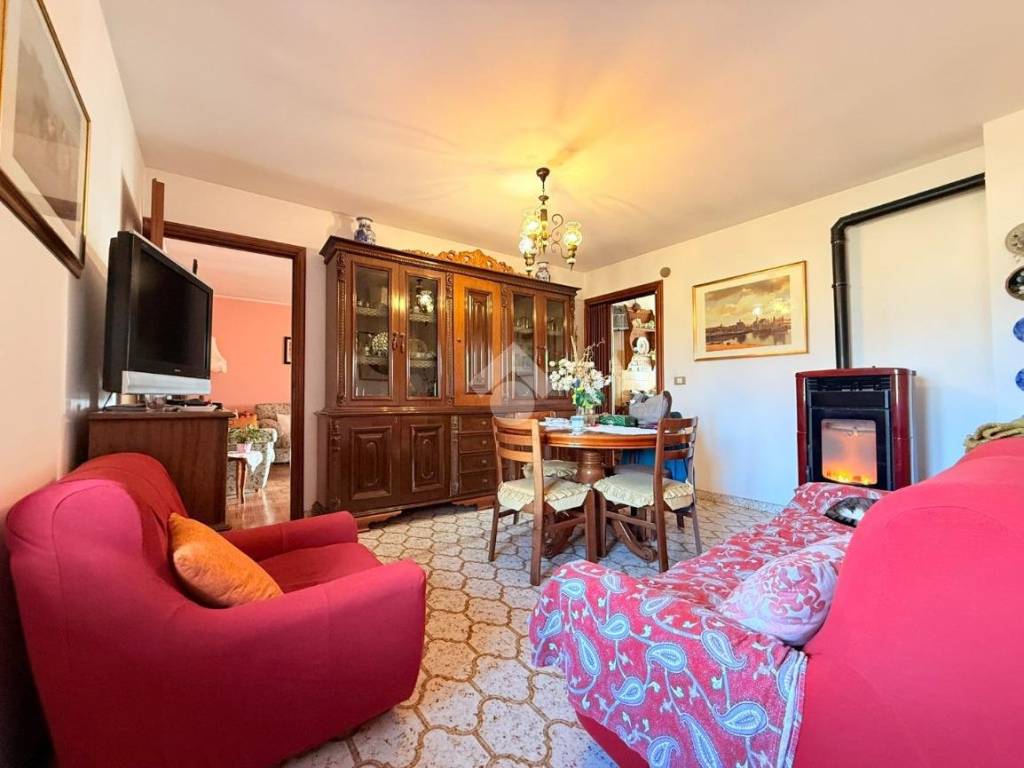 Casa indipendente a Castellamonte in Str. dei Sospiri, 39 - Foto 5