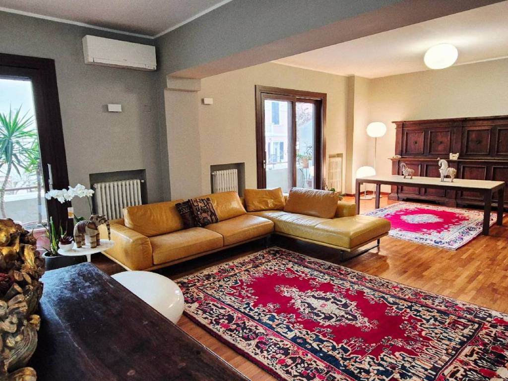 Appartamento a Pesaro in VIALE GIULIANO VANZOLINI - Foto 3