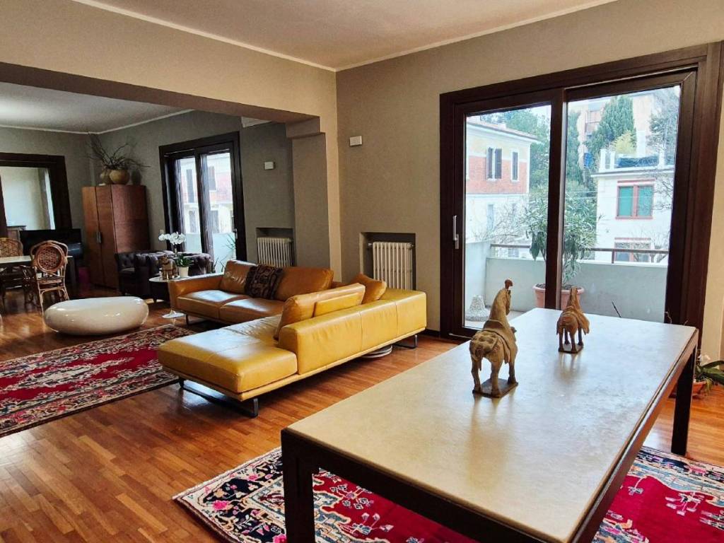 Appartamento a Pesaro in VIALE GIULIANO VANZOLINI - Foto 5