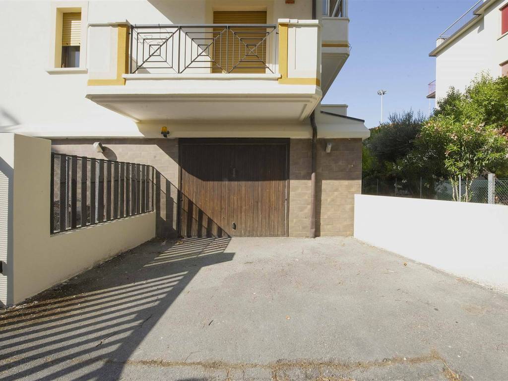 Box / garage a Rimini in Via Mantegazza - Foto 4