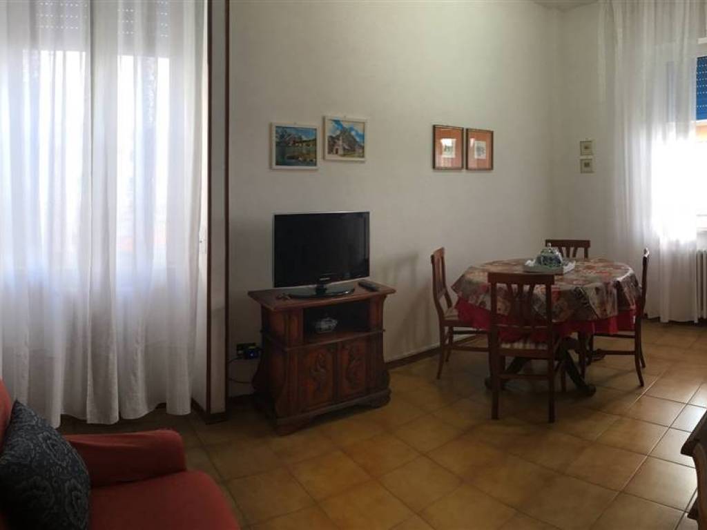 Appartamento a Follonica in via Rossini , 12 - Foto 2