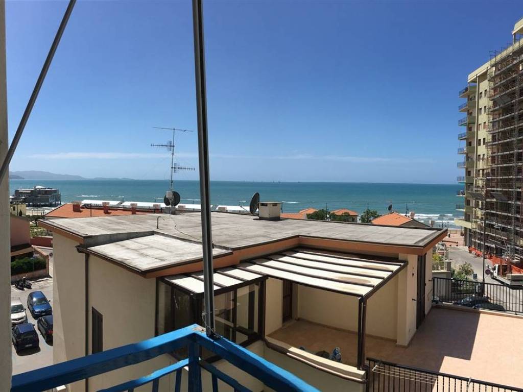 Appartamento a Follonica in Via Buozzi, 2 - Foto 3