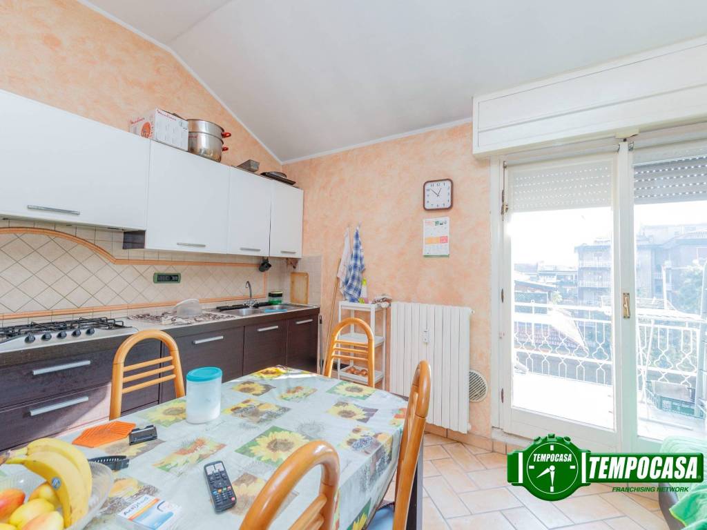 Appartamento a Cesano boscone in Via Giuseppe Giusti - Foto 3