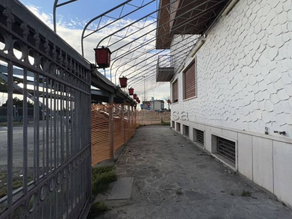 Palazzo / stabile a Chioggia in Strada Statale Romea, 120 - Foto 4