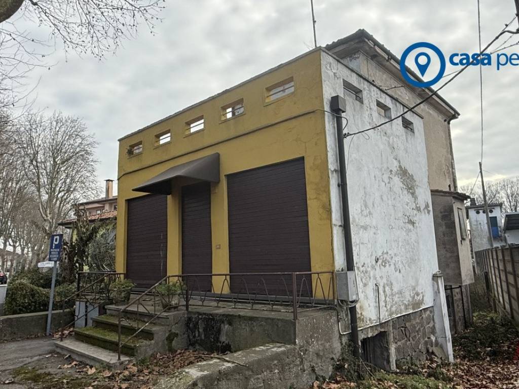 Casa indipendente a Rovigo in Viale Giovanni Amendola, 49 - Foto 3