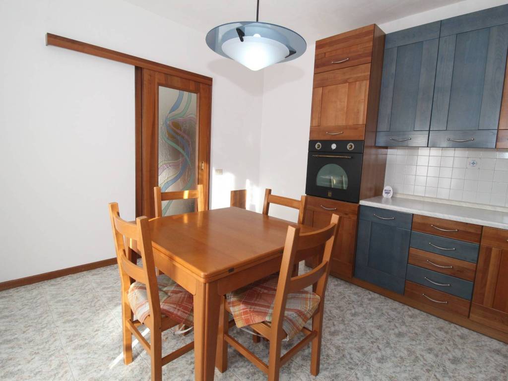 Appartamento a Castelgomberto in Via Regina Pacis - Foto 4